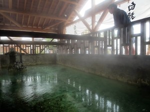 %e7%99%bd%e6%97%97%e3%81%ae%e6%b9%af%e6%ba%90%e6%b3%89-2