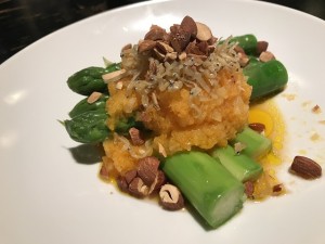 サラダアスパラとアーモンド